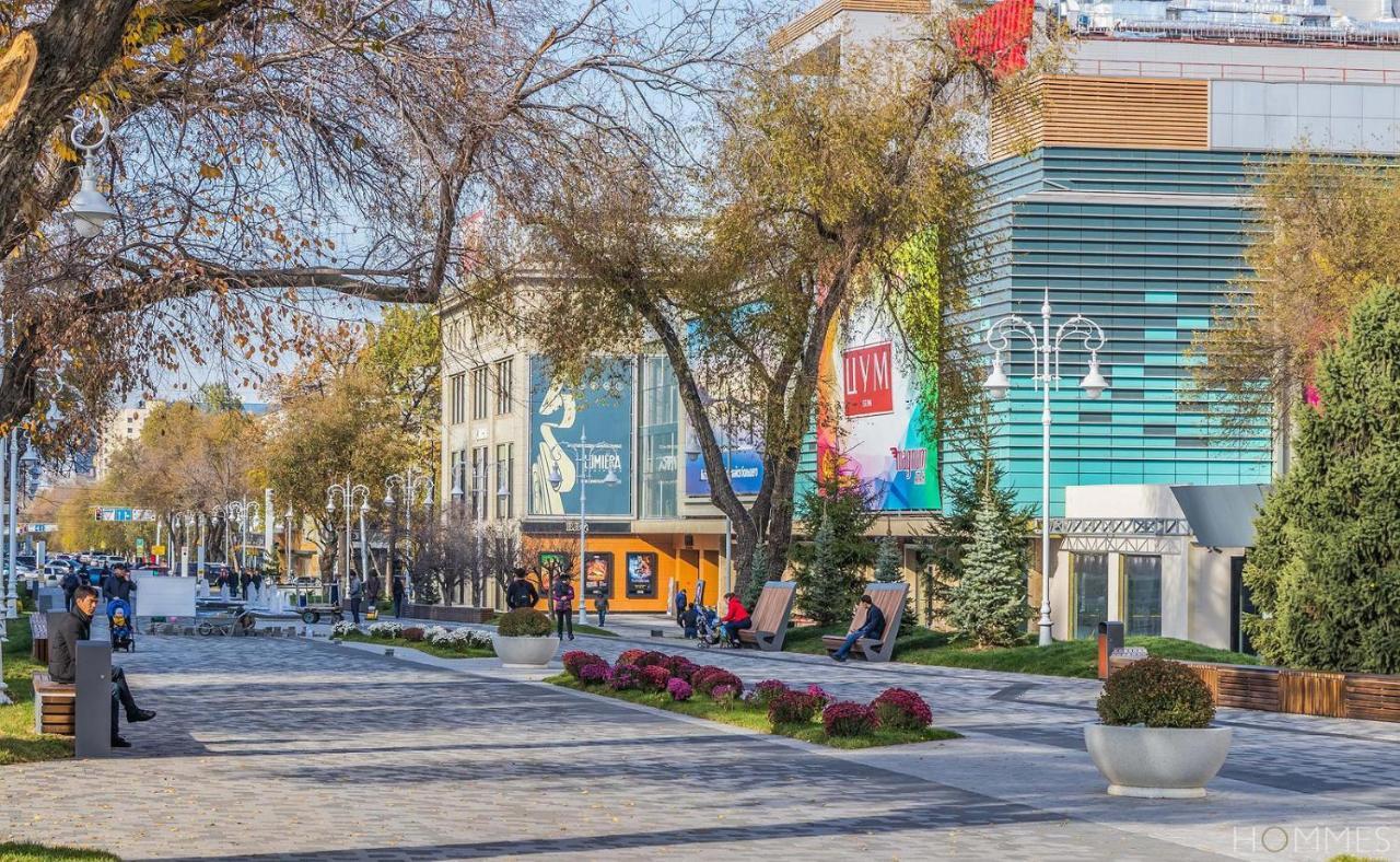 Уютная 2 Ком-Я Квартира В Центре Города, Район "Арбата" Lejlighed Almaty Eksteriør billede
